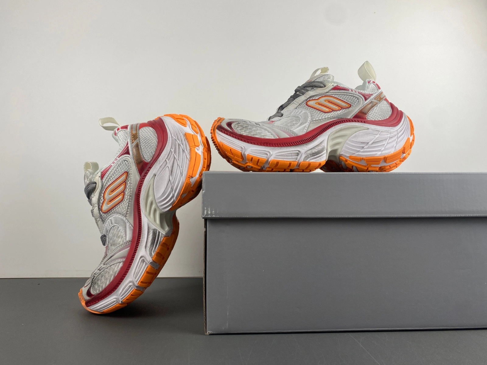 Balenciaga 10XL Sneaker in White red orange