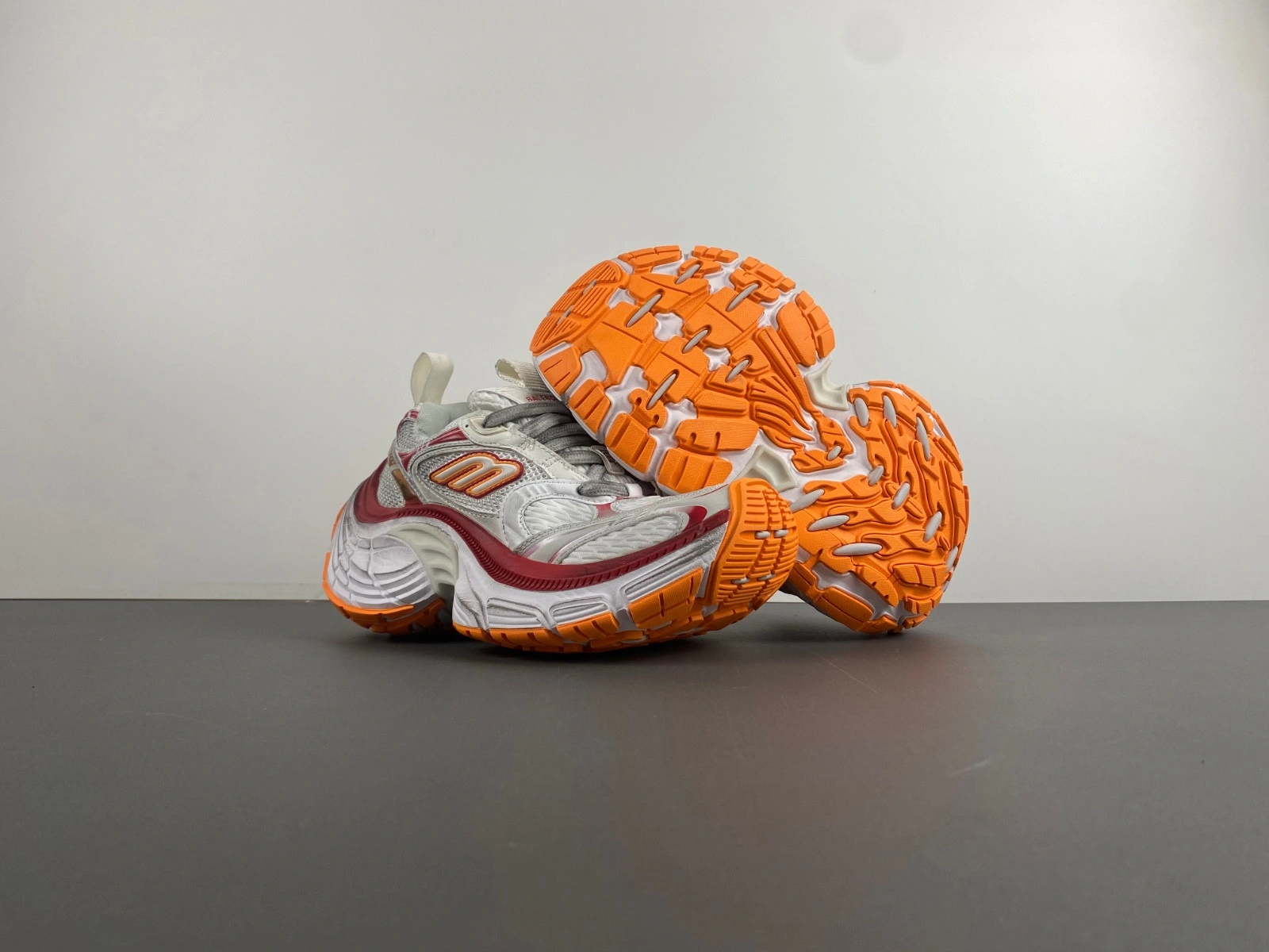 Balenciaga 10XL Sneaker in White red orange