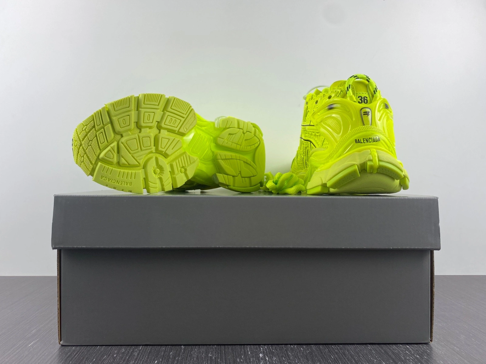 Balenciaga 7.0 RUNNER SNEAKER