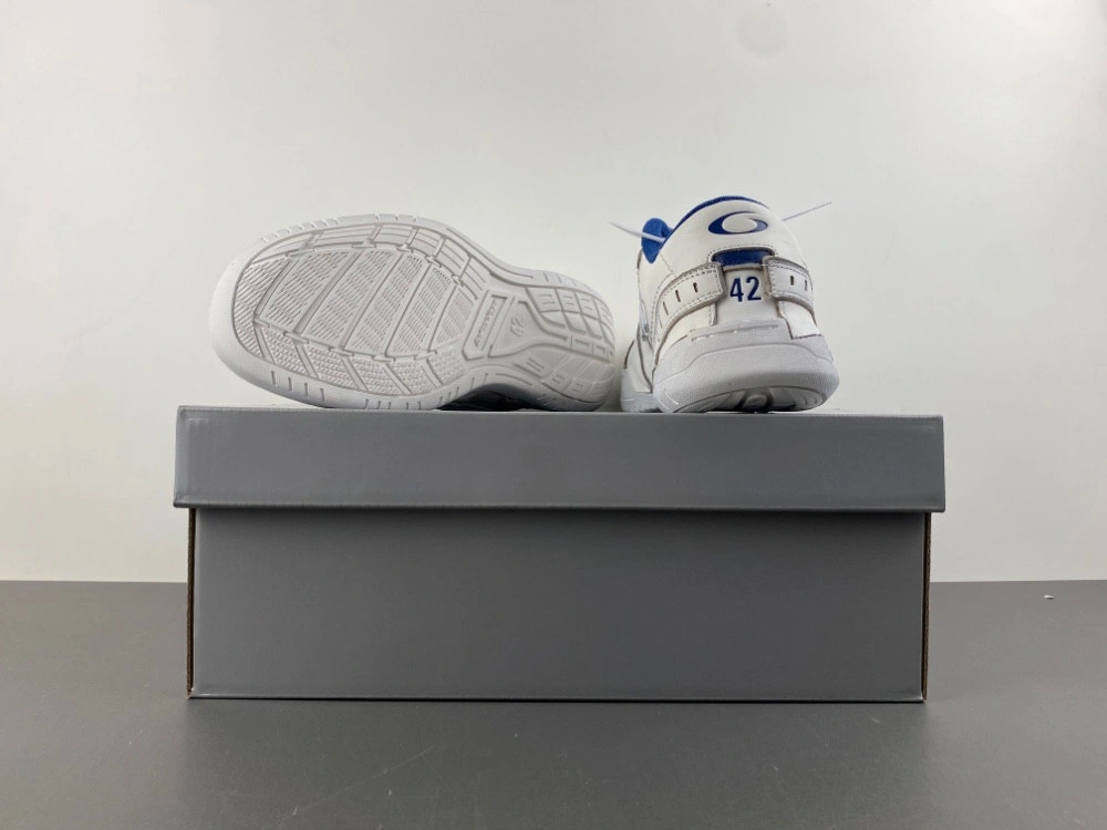 Balenciaga Men's Hamptons Worn-out Sneaker in White
