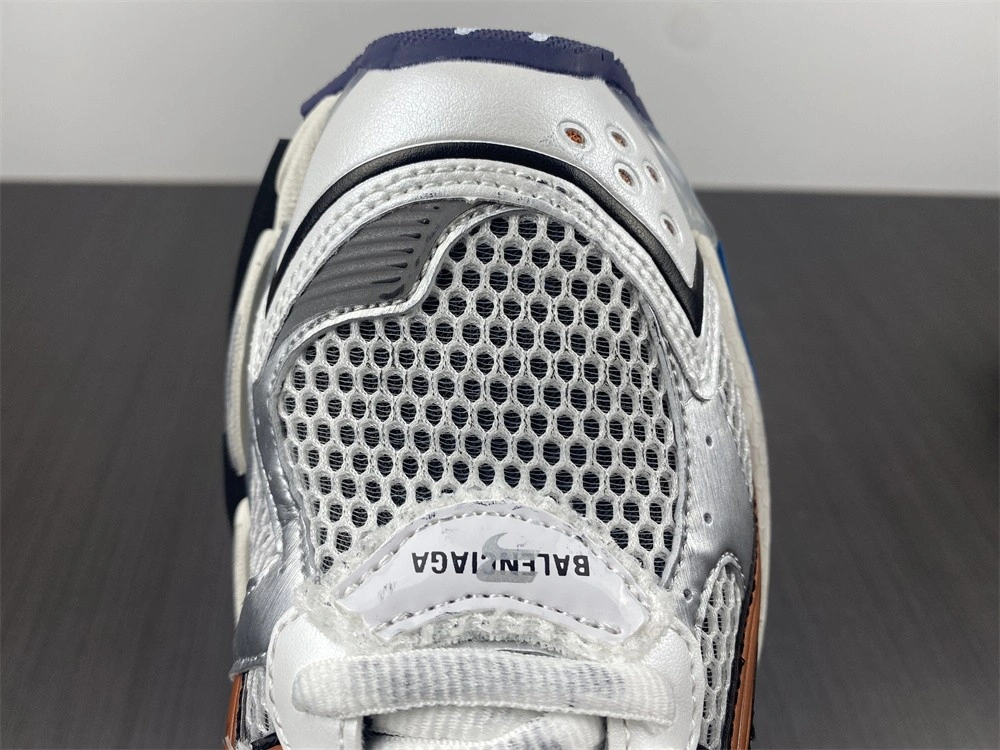 Balenciaga RUNNER SNEAKER   677403W3RB68123