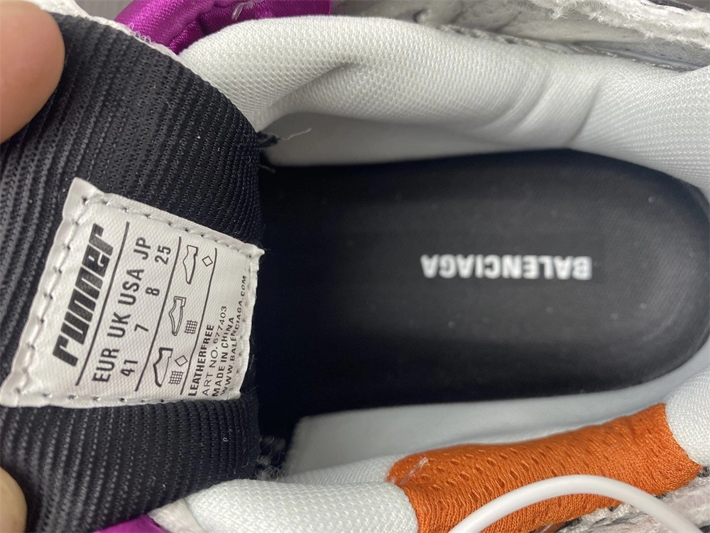Balenciaga RUNNER SNEAKER   677403W3RB68123