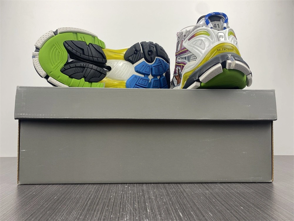 Balenciaga RUNNER SNEAKER   677403W3RB68123
