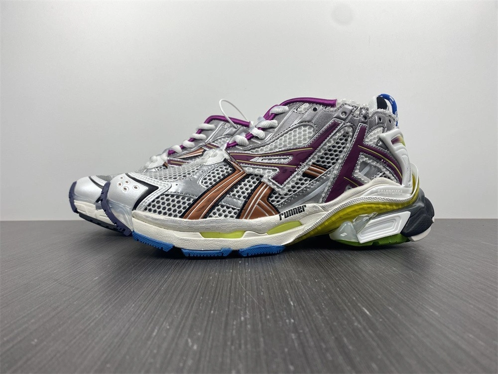 Balenciaga RUNNER SNEAKER   677403W3RB68123