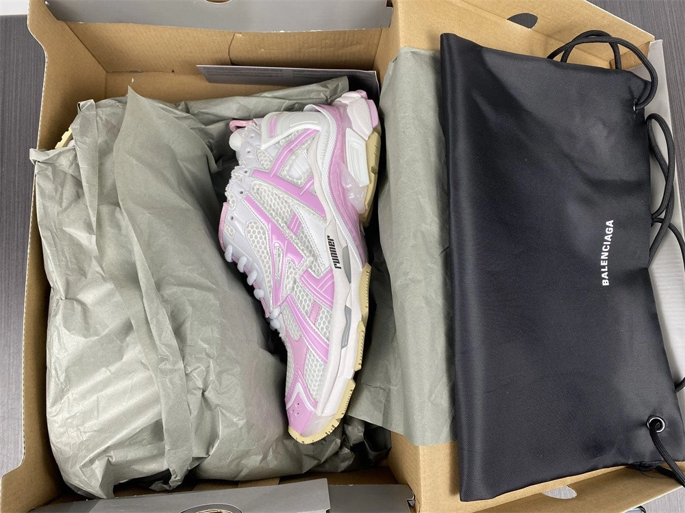 Balenciaga RUNNER SNEAKER  677402W3RB39059