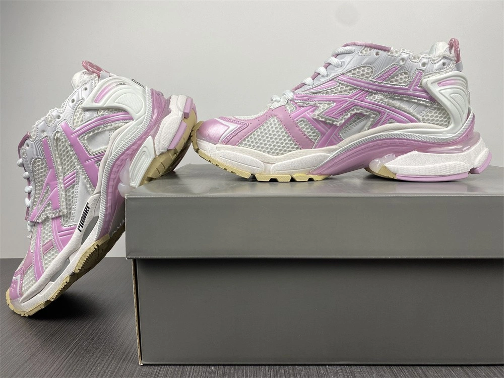 Balenciaga RUNNER SNEAKER  677402W3RB39059