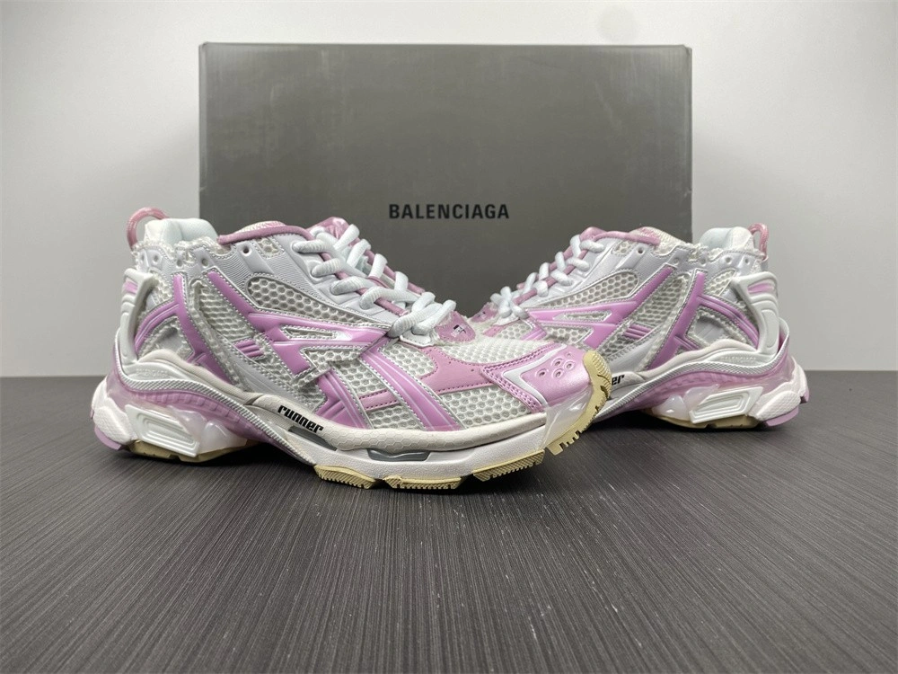 Balenciaga RUNNER SNEAKER  677402W3RB39059