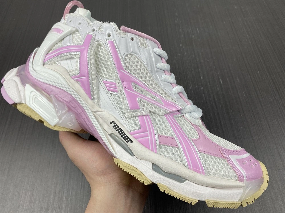Balenciaga RUNNER SNEAKER  677402W3RB39059