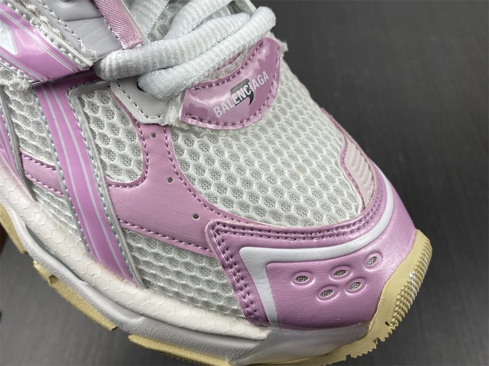 Balenciaga RUNNER SNEAKER  677402W3RB39059