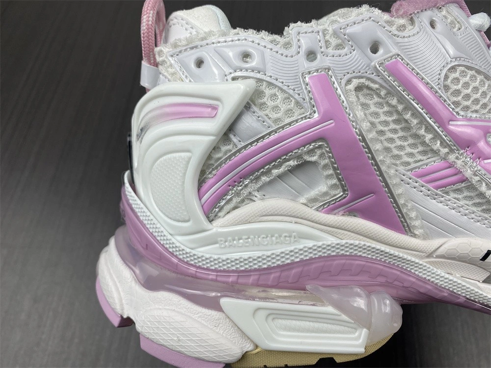 Balenciaga RUNNER SNEAKER  677402W3RB39059