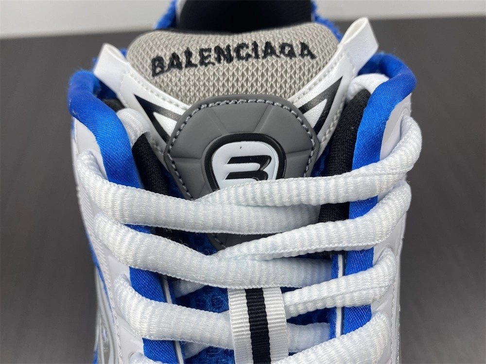 Balenciaga RUNNER SNEAKER  677403W3RB34912