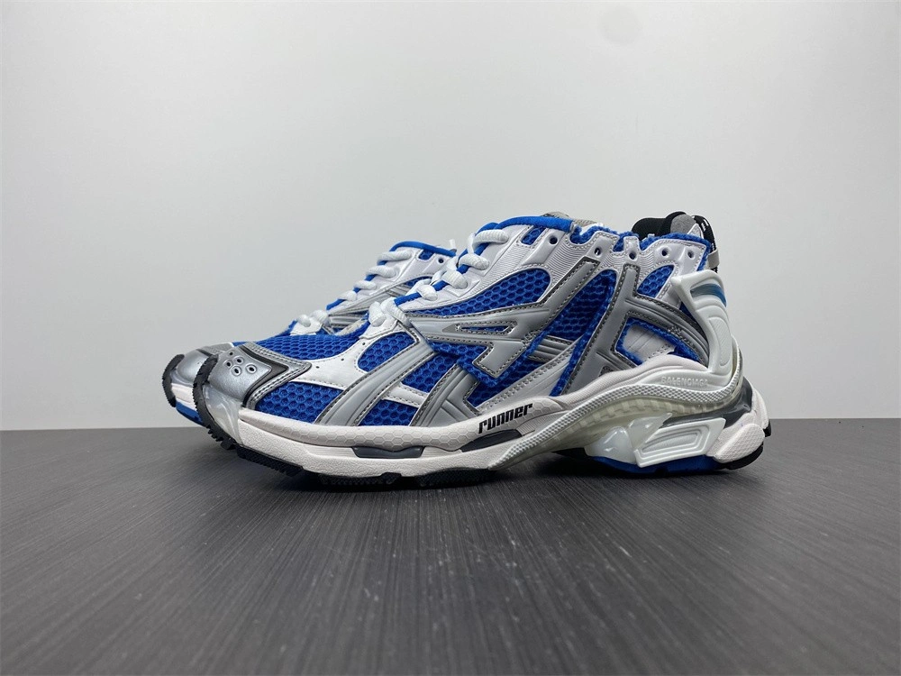 Balenciaga RUNNER SNEAKER  677403W3RB34912
