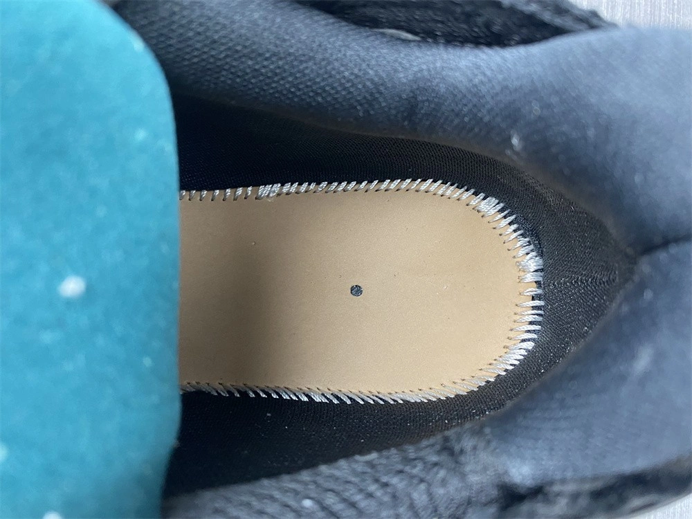 Balenciaga RUNNER SNEAKER 677403W3RA91000