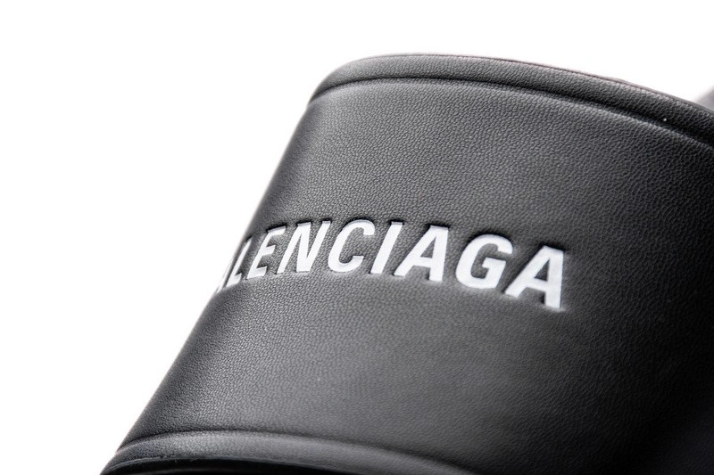 Balenciaga Slippers All Black 506347- WAL00 -9061
