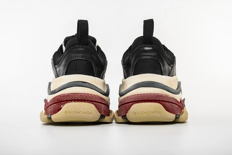 Balenciaga Triple S  533882W09011000