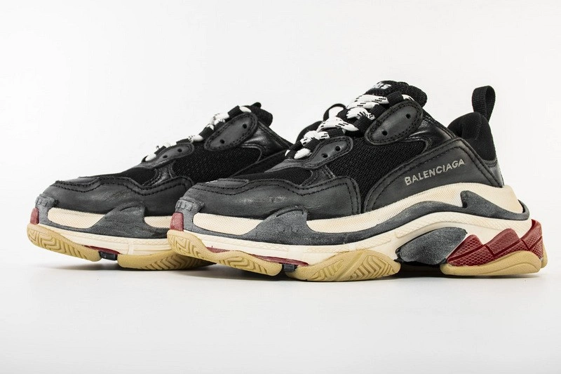 Balenciaga Triple S  533882W09011000