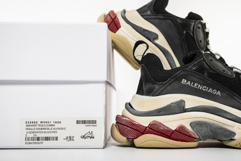 Balenciaga Triple S  533882W09011000