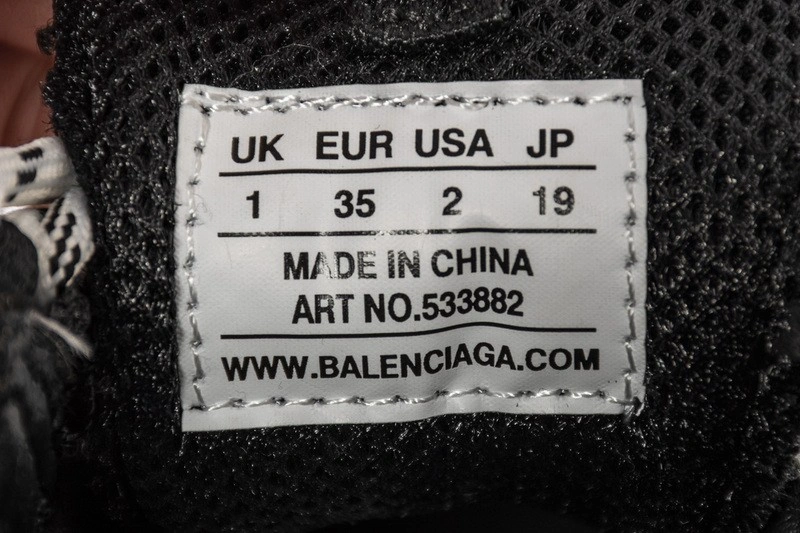 Balenciaga Triple S  533882W09011000