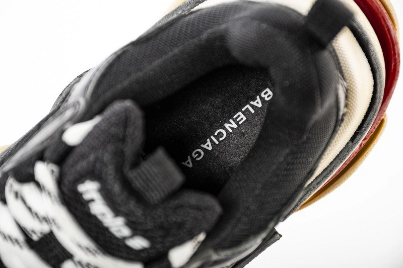 Balenciaga Triple S  533882W09011000