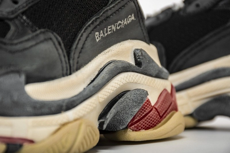 Balenciaga Triple S  533882W09011000