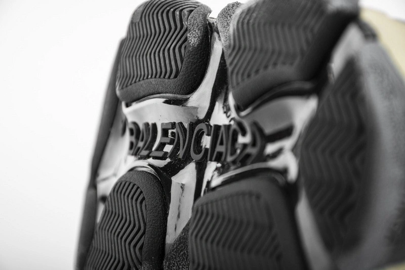 Balenciaga Triple S  Red  Black