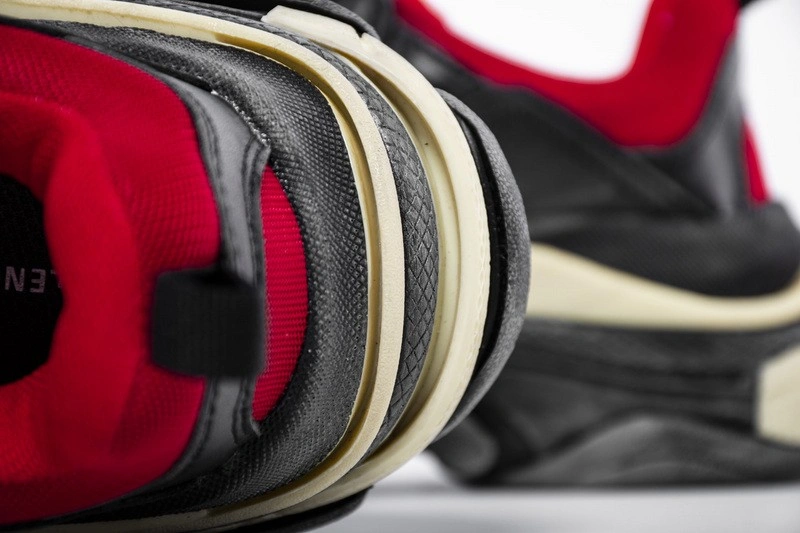 Balenciaga Triple S  Red  Black