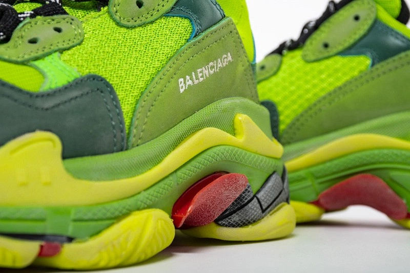 Balenciaga Triple S 541640W090E7581