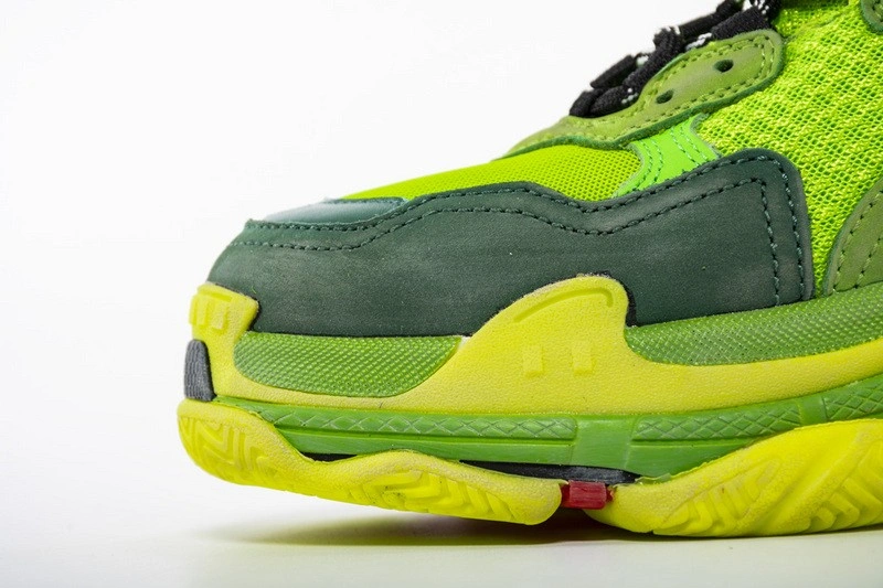 Balenciaga Triple S 541640W090E7581