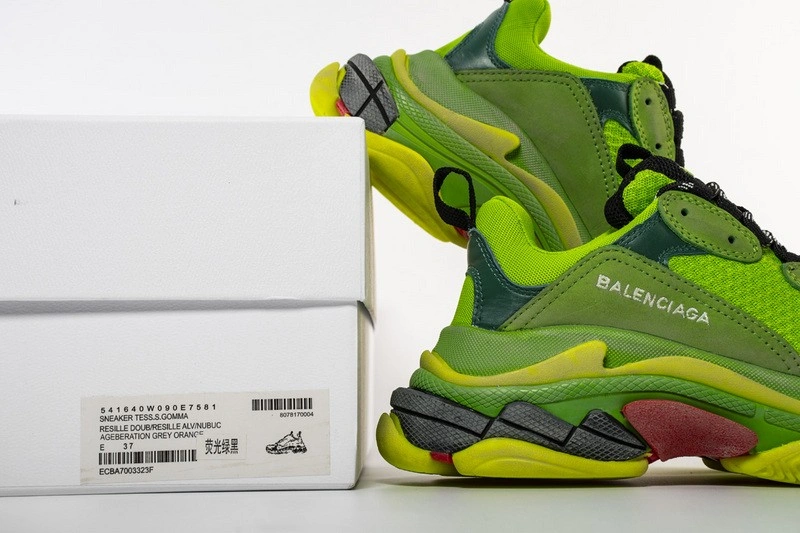 Balenciaga Triple S 541640W090E7581