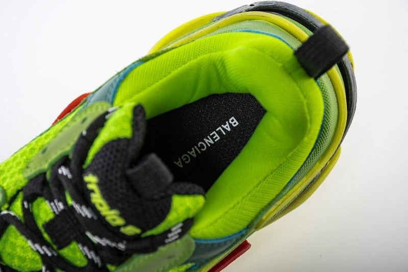 Balenciaga Triple S 541640W090E7581