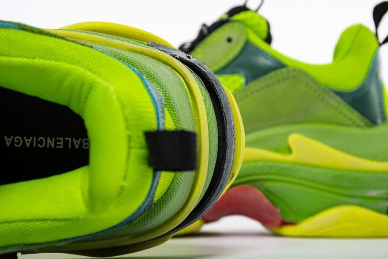 Balenciaga Triple S 541640W090E7581