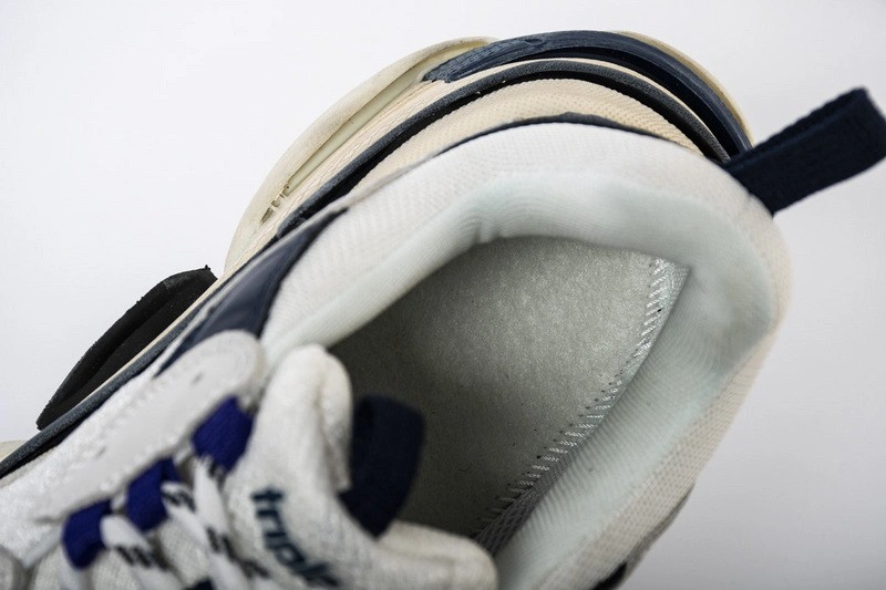 Balenciaga Triple S 541641W09OF9095