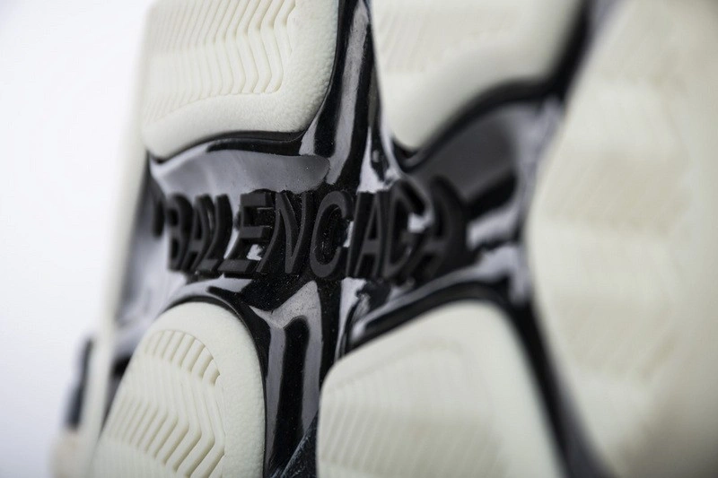 Balenciaga Triple S 541641W09OF9095