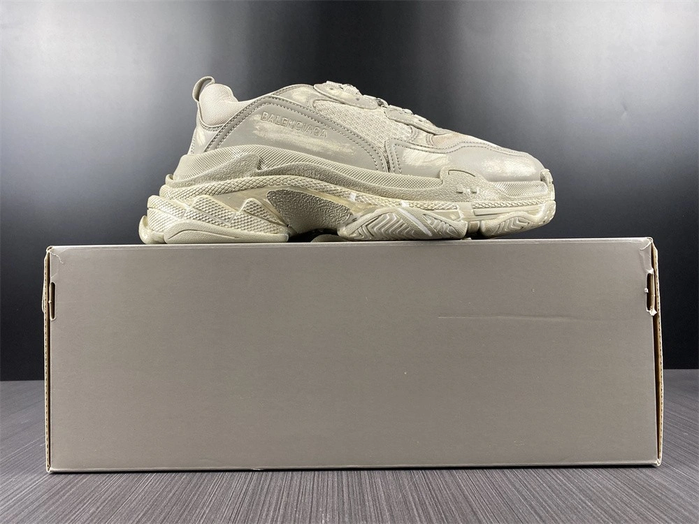 Balenciaga Triple S Cream -colored  Sneaker