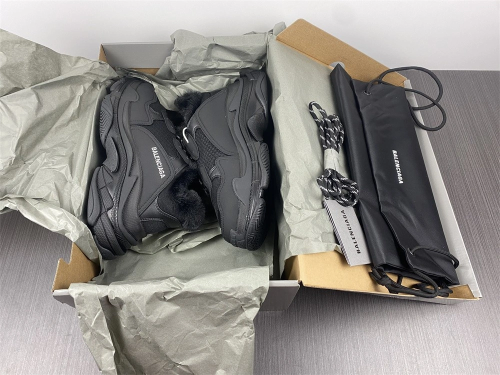 Balenciaga Triple S black with feather inside