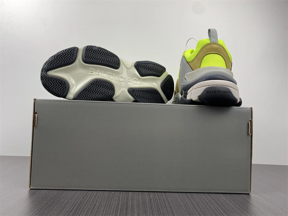 Balenciaga Triple S green grey  1.0  Sneaker