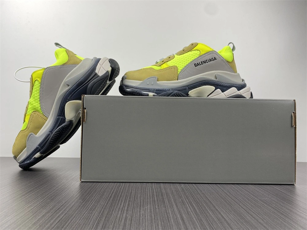 Balenciaga Triple S green grey  1.0  Sneaker