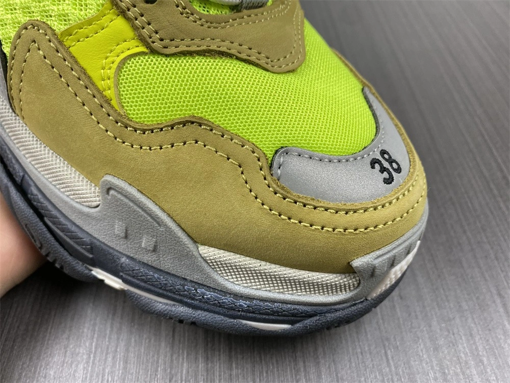 Balenciaga Triple S green grey  1.0  Sneaker