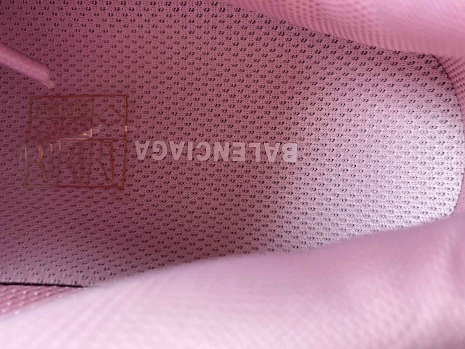 Balenciaga Triple S pink  Sneaker