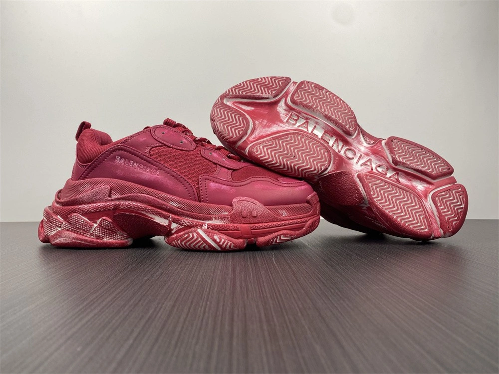 Balenciaga Triple S red  1.0  Sneaker