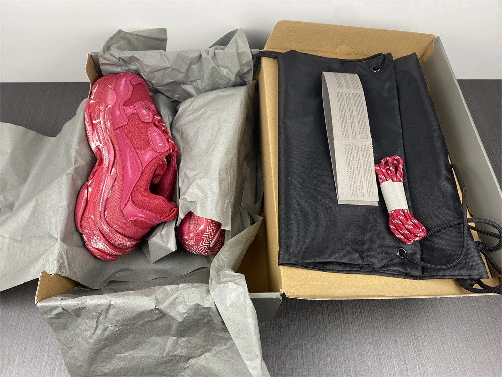 Balenciaga Triple S red  1.0  Sneaker