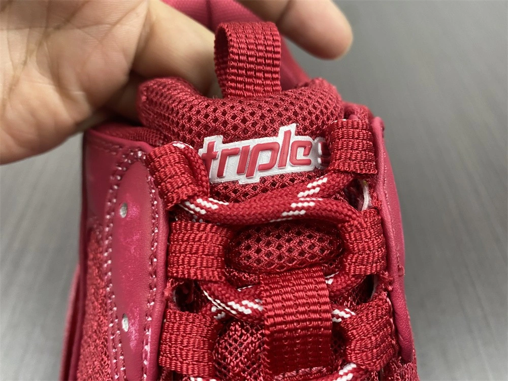 Balenciaga Triple S red  1.0  Sneaker