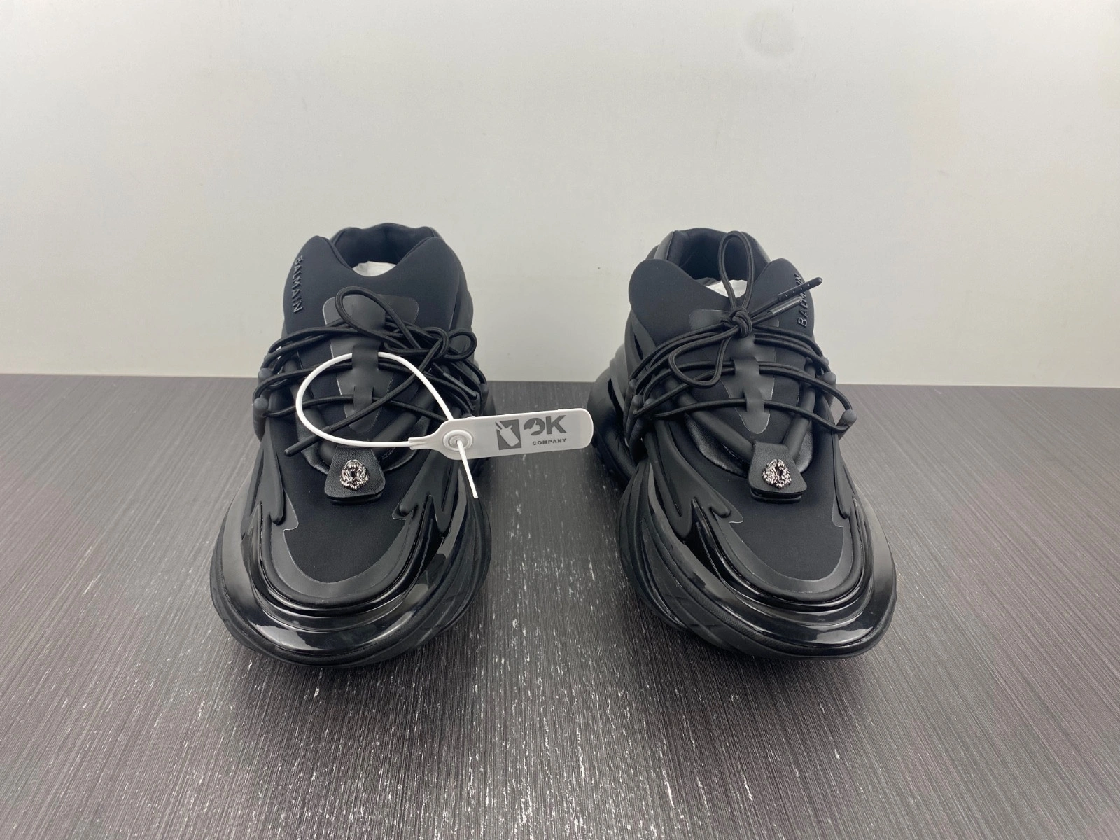Balmain Leather Unicorn low-top sneakers Black Men YM1VJ309-KNSC