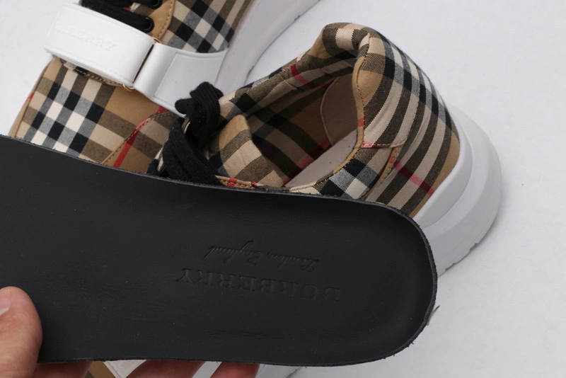 Bubery sneakers
