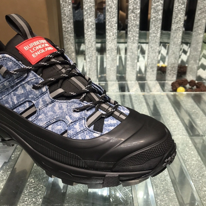 Bubery sneakers
