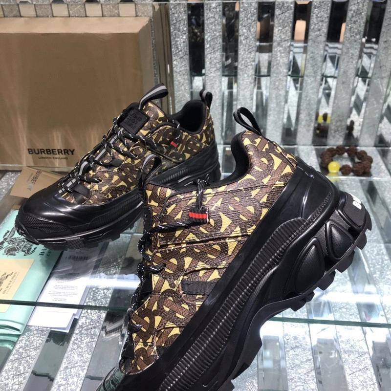 Bubery sneakers