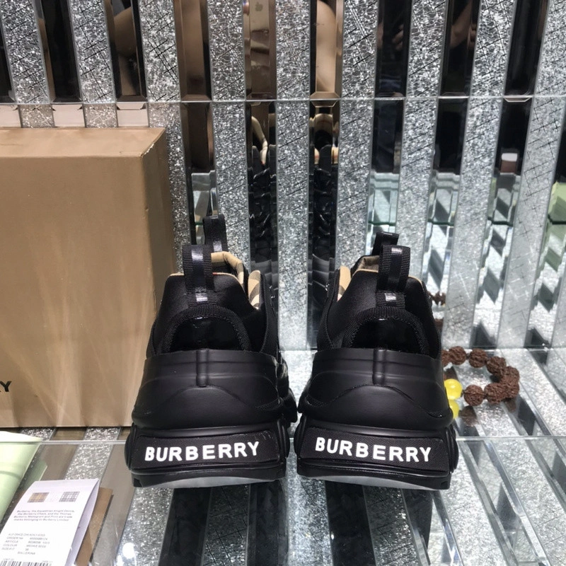 Bubery sneakers