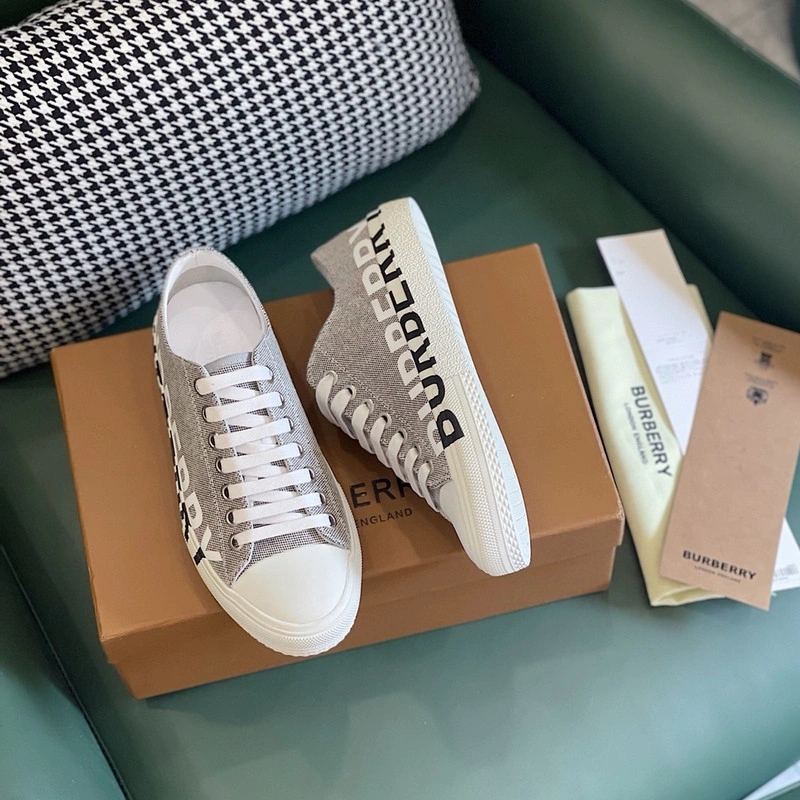 Bubery sneakers