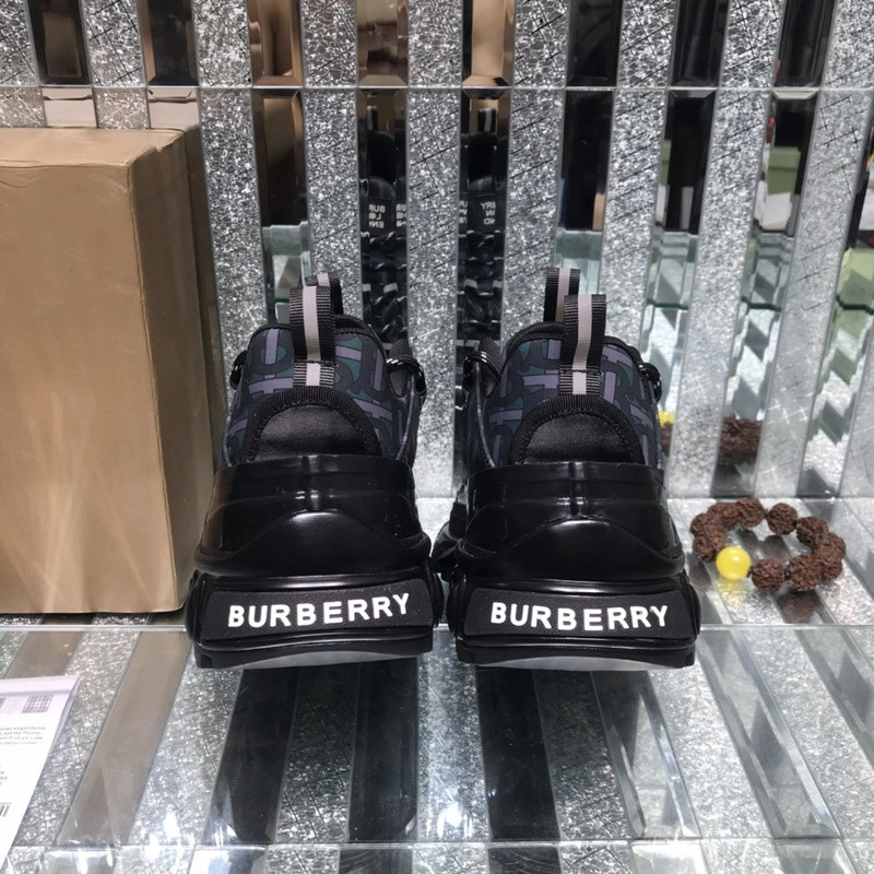 Bubery sneakers