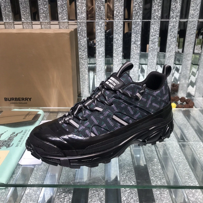 Bubery sneakers